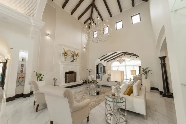 Monteran Luxury Home: Exquisite 3-Bedroom Residence