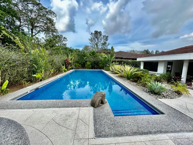For Sale, Single-Story House with Pool Los Reyes