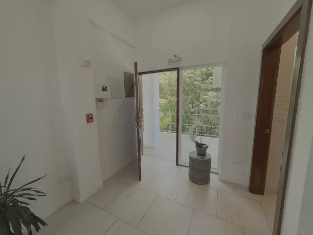 All-Inclusive Executive Office Steps from Marina Flamingo