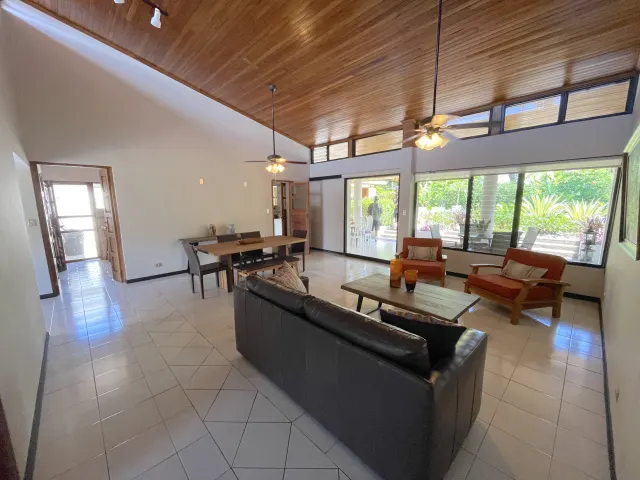 For Sale, Single-Story House with Pool Los Reyes