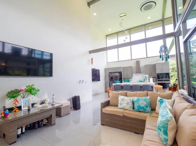 Luxury Single-Level Home for Sale Hermosa Beach Mistico