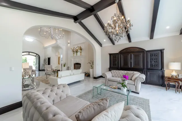 Monteran Luxury Home: Exquisite 3-Bedroom Residence