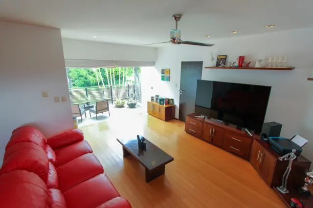Modern Golf Course Haven: Spectacular Home in Valle del Sol, Santa Ana