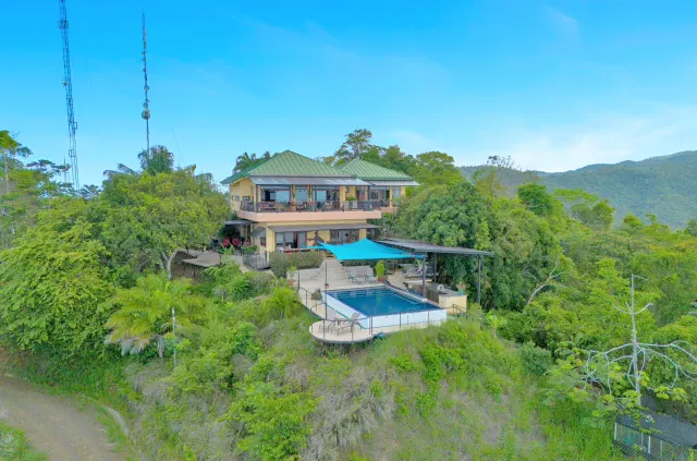 Playa Hermosa ocean view home