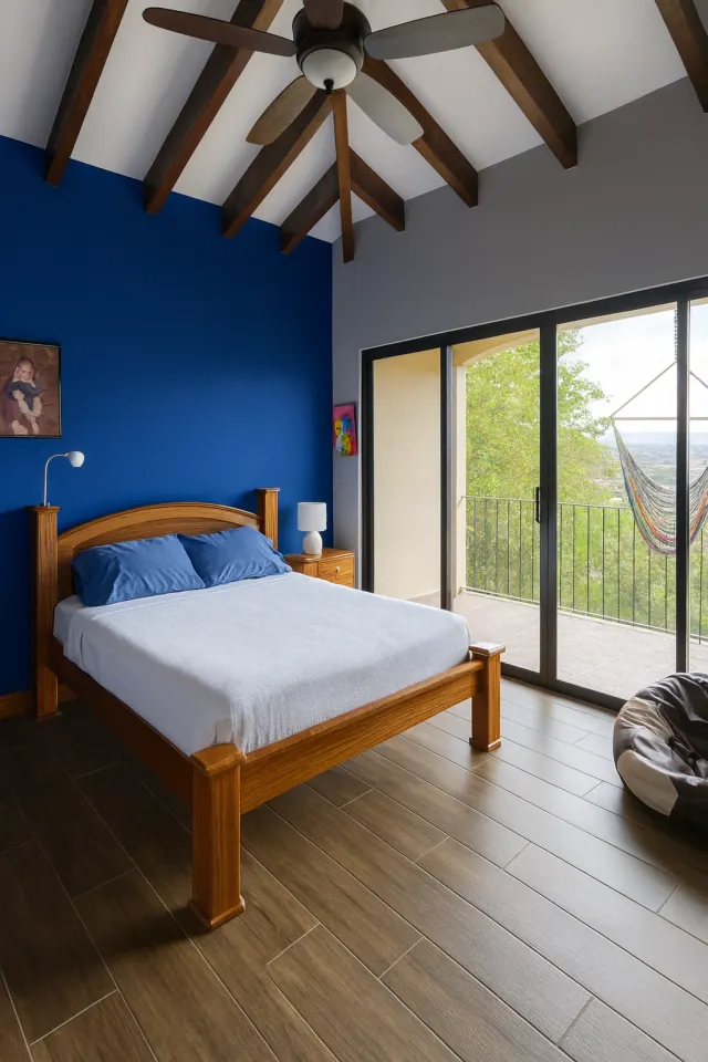 Stunning Home with Pool, Guest Apartments and Panoramic Views in Escazú
