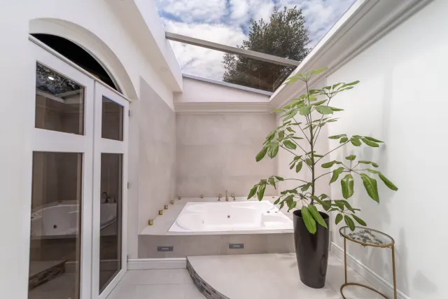 Monteran Luxury Home: Exquisite 3-Bedroom Residence