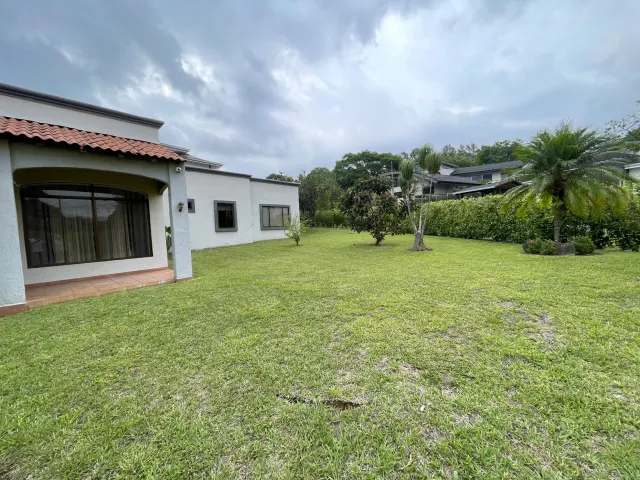Single-story house for sale Hacienda Los Reyes