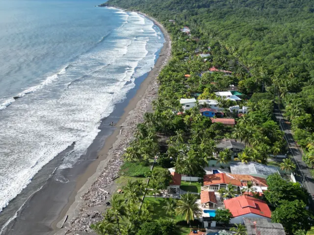 Beachfront home with Pool and Cottage