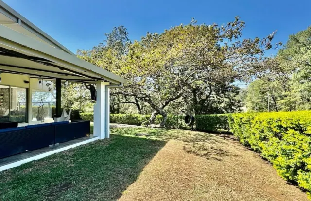 Charming two-story residence in Los Reyes La Guacima