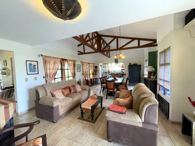 Charming Single-Story Residence in Los Reyes La Guacima: Your Ideal Home Awaits!