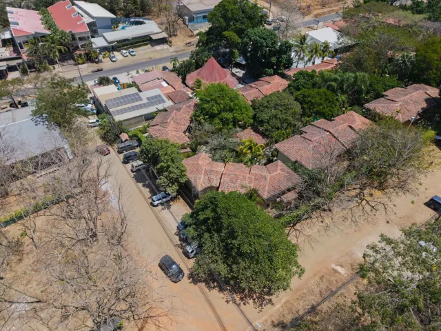 Renovated Townhome for Sale in Tamarindo – Walking Distance to the Beach and Excellent Investment Opportunity