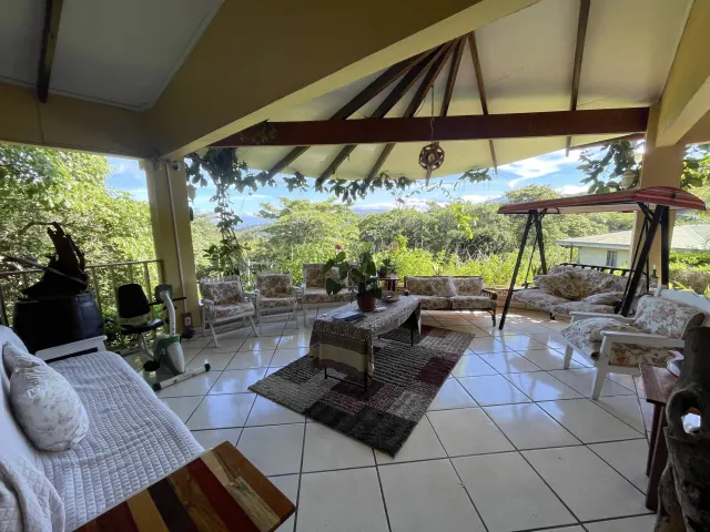 House in Alto Las Palomas single story with breathtaking Views and Lush Gardens