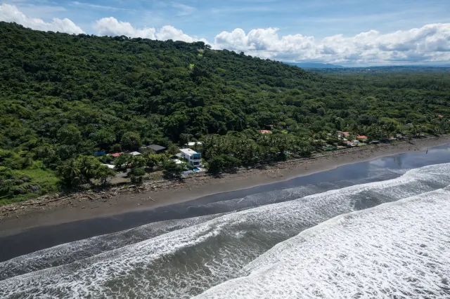 Oceanfront Lot for Sale in Playa Tivives – 551 m² | $135,000 USD