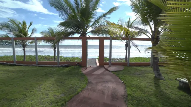 Beachfront home with Pool and Cottage