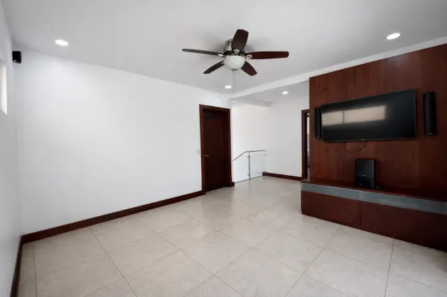 Modern Two-Story Home for Rent in La Rambla – Panasonic Area, Alajuela