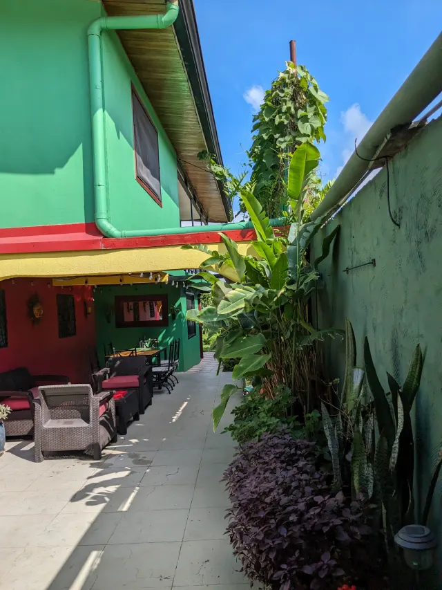 Property 2 homes, Mountain Views in San Isidro, Alajuela – Ideal Income/Hospitality or Vacation Home