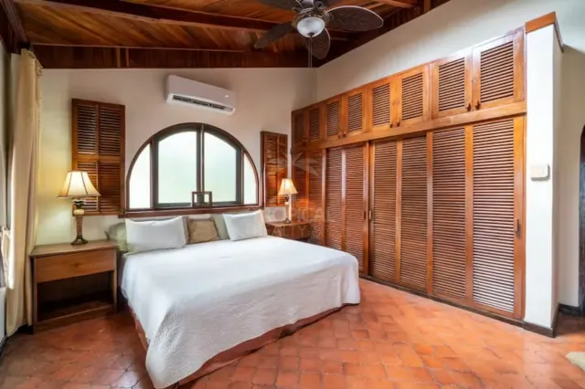 Exclusive 2-Bedroom Villa with Panoramic Ocean Views on the Cliff Top