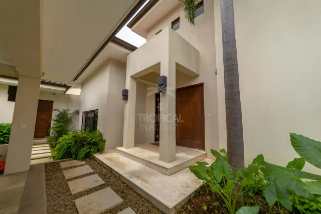 Elegance, Privacy & Comfort in the Heart of Escazú