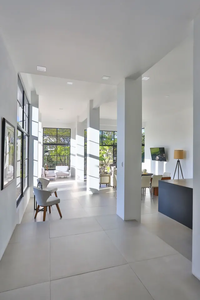 Modern Minimalist Gem for sale in Hacienda Los Reyes