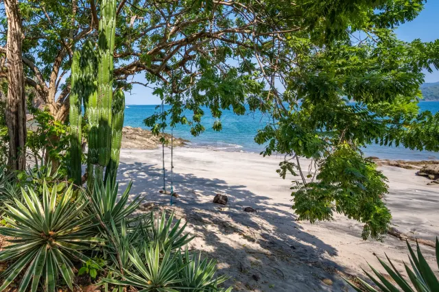 Playa Flamingo, beach apartment for sale