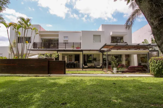 Modern Golf Course Haven: Spectacular Home in Valle del Sol, Santa Ana
