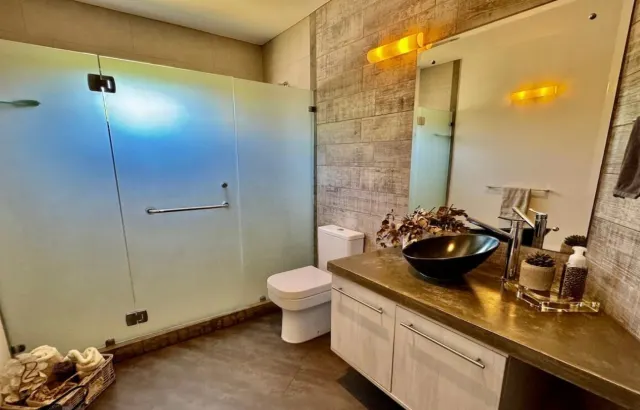 Charming two-story residence in Los Reyes La Guacima