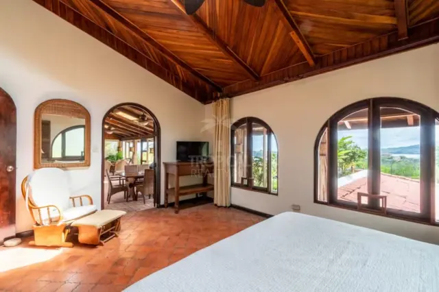 Exclusive 2-Bedroom Villa with Panoramic Ocean Views on the Cliff Top