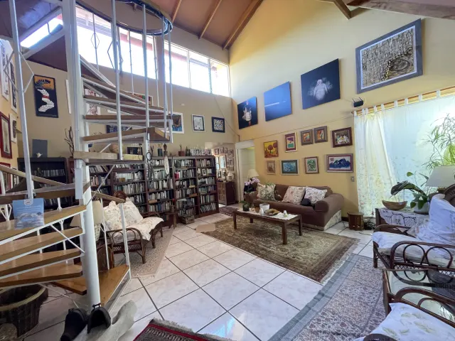 House in Alto Las Palomas single story with breathtaking Views and Lush Gardens