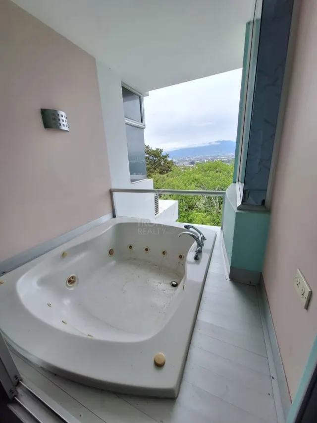 Escazu apartment for rent furnished