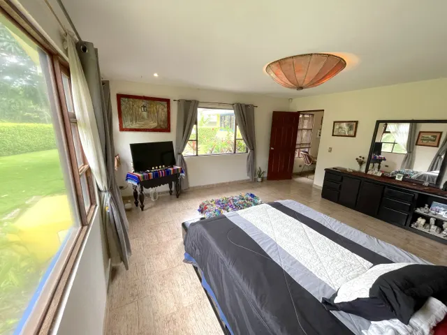 Charming Single-Story Residence in Los Reyes La Guacima: Your Ideal Home Awaits!