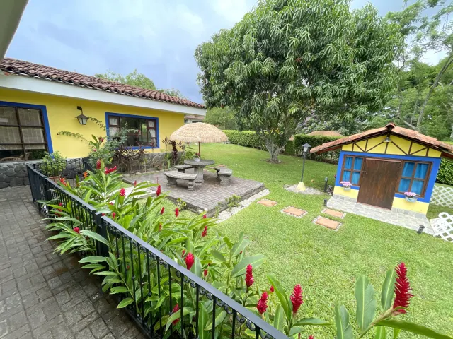 Charming Single-Story Residence in Los Reyes La Guacima: Your Ideal Home Awaits!