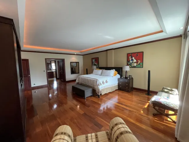 Trejos Montealegre, elegant apartment for sale