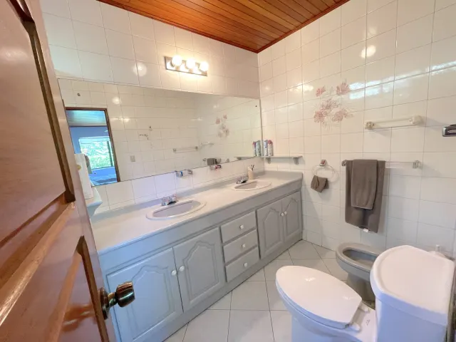 For Sale, Single-Story House with Pool Los Reyes