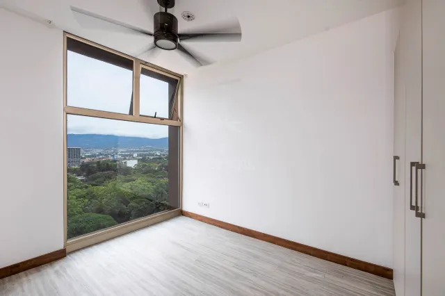 Luxury 10th Floor Condo with Panoramic Views in Nunciatura