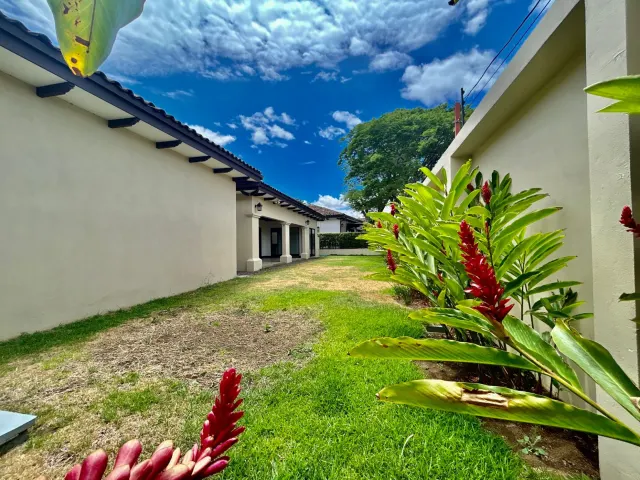 Charming Condo Home in Lindora, Santa Ana