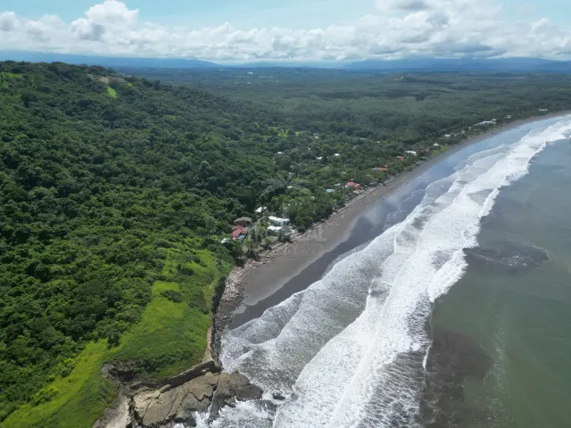 Rustic Beach Home with Private Pool – Playa Tivives