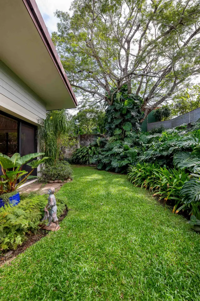 Casa Bougainvillea – Single-Story Luxury Home in Santa Ana with Expansive Private Garden