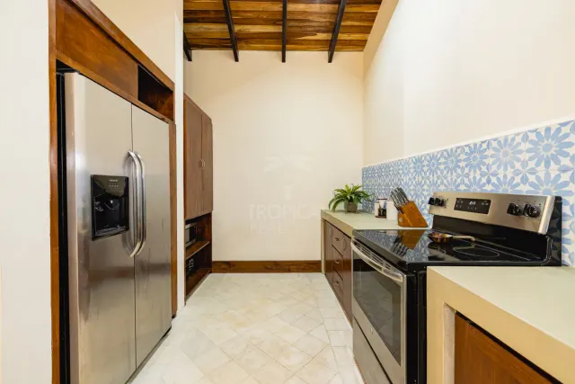 Casa Caoba: 3-Bedroom Modern Colonial Home in Surfside Estates, Playa Potrero