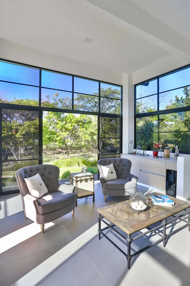 Modern Minimalist Gem for sale in Hacienda Los Reyes