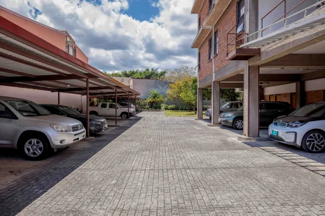 Luxury Apartment for Sale in Rohrmoser – Wraparound Balcony & Park Views