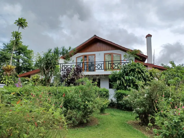 65-Acre Lakeview Property in Nuevo Arenal, Ideal for Family Residential Development