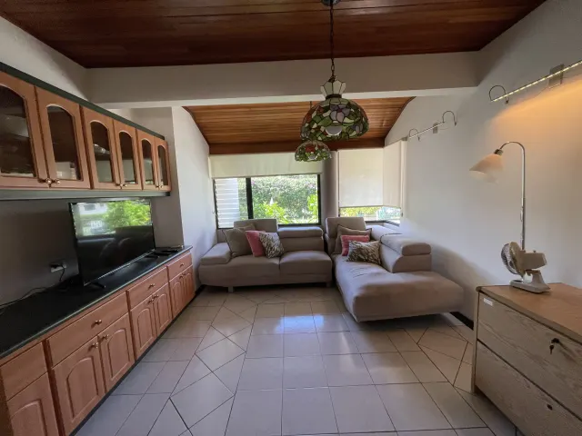 For Sale, Single-Story House with Pool Los Reyes