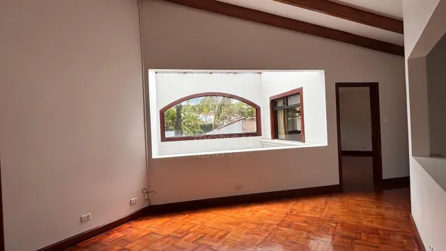 Independent Luxury Home in Los Laureles, Escazú