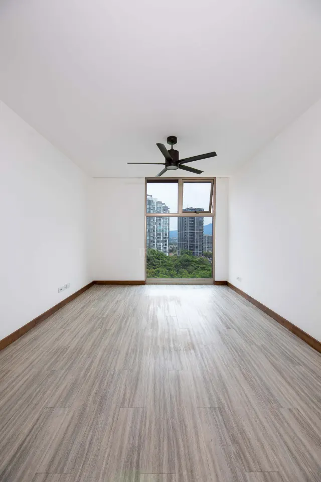 Luxury 10th Floor Condo with Panoramic Views in Nunciatura