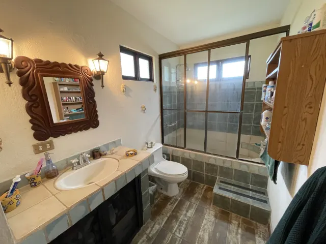 Charming Single-Story Residence in Los Reyes La Guacima: Your Ideal Home Awaits!