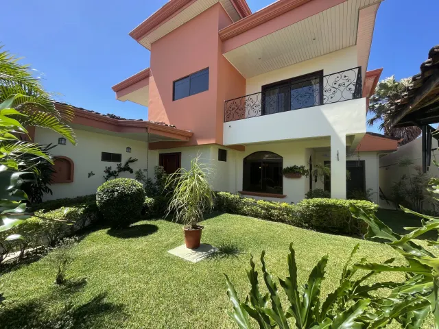 Elegant home for sale, Bosque de Doña Rosa, Cariari, Belen