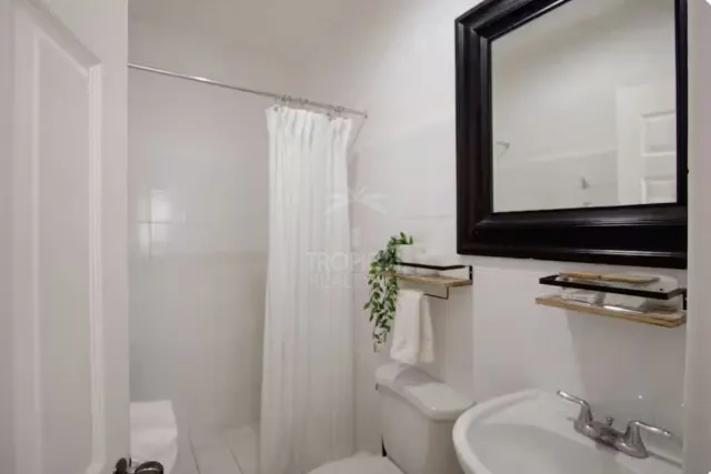 Beach Condo for Sale in Tamarindo – Tropical Living Just Steps from the Ocean