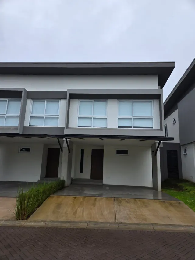 House for Rent in Elements Lindora – Modern, Furnished, and Spacious