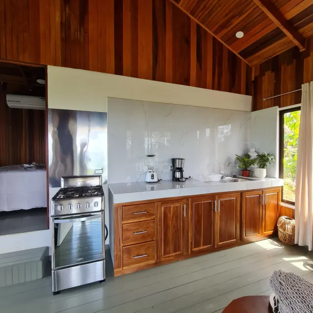 Ocean-View Boutique Hotel in Dominical – 13 Turn-Key Units on 1 Hectare