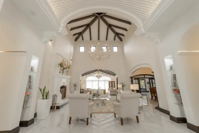 Monteran Luxury Home: Exquisite 3-Bedroom Residence